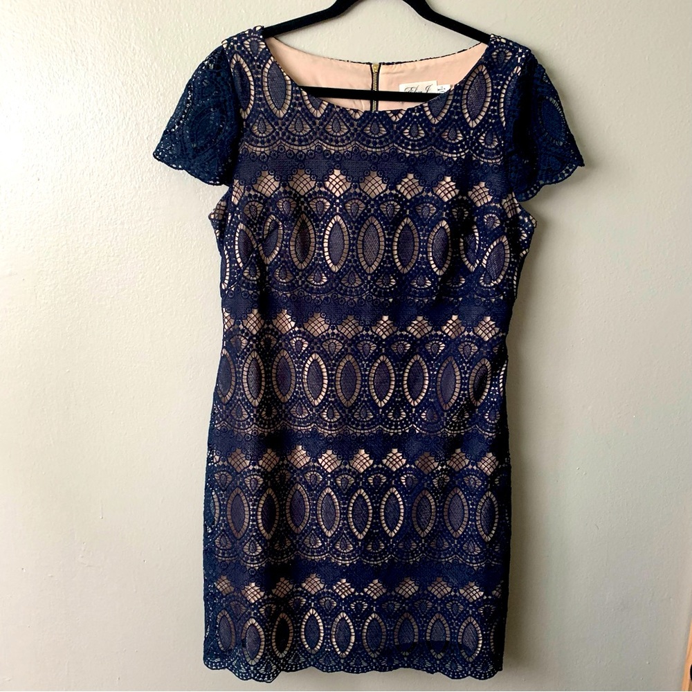 Eliza J Scalloped Lace Navy Sheath Dress Size:10 NWOT Gold Zipper On Back. - Picture 1 of 10